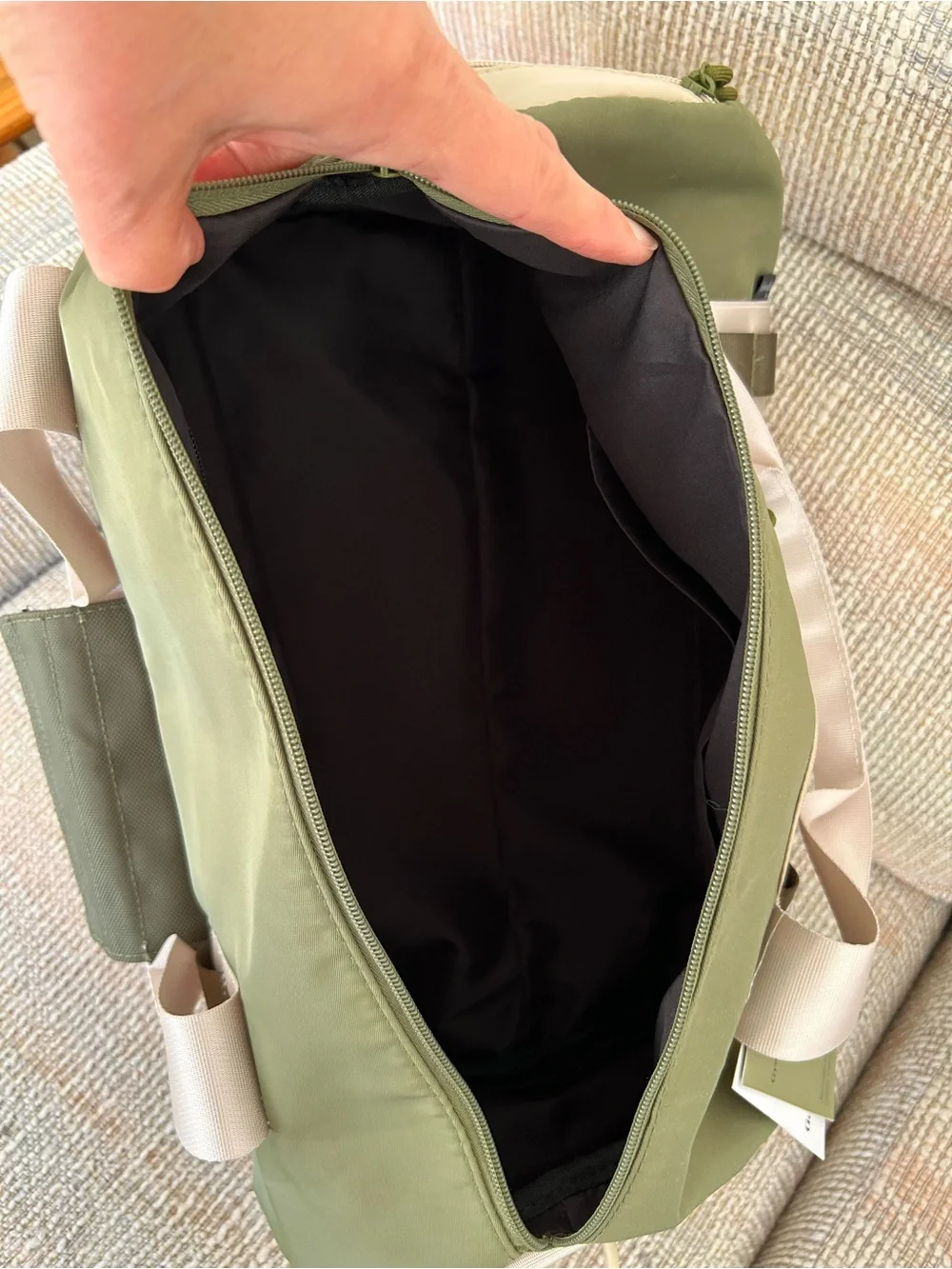 NWT Goodfellow Men’s Large Green Tan Canvas Duffle Gym Bag Interior Organization